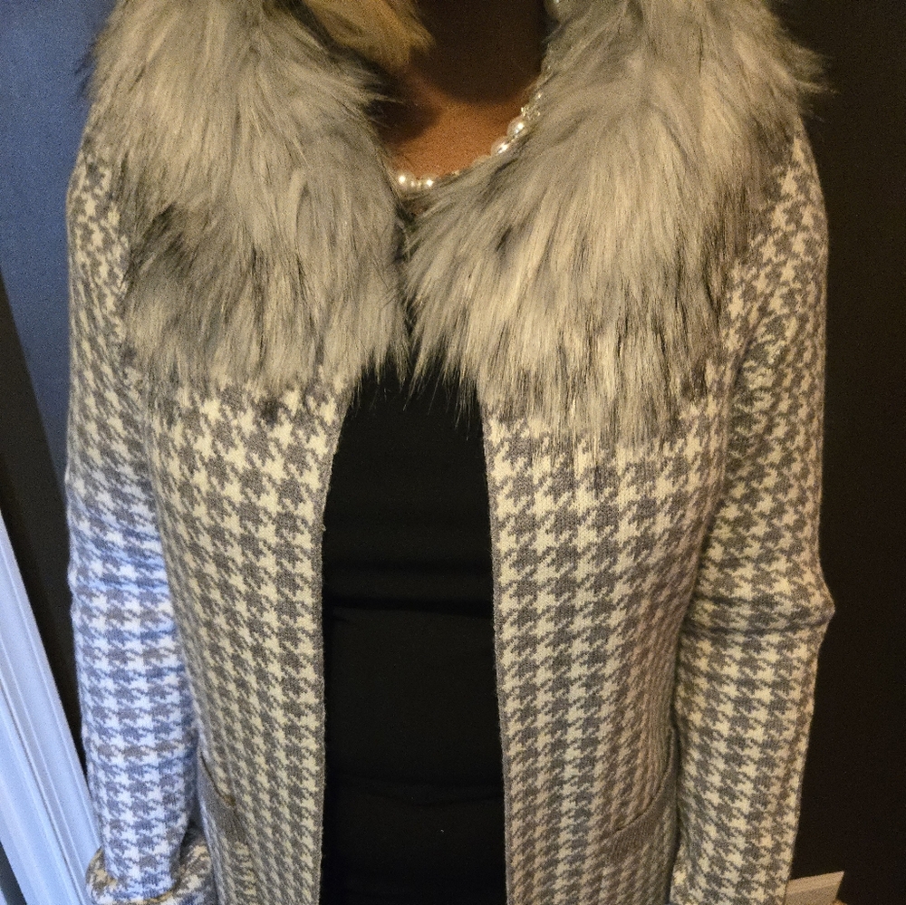 SIONI Fur collar sweater coat NWT - Picture 12 of 12